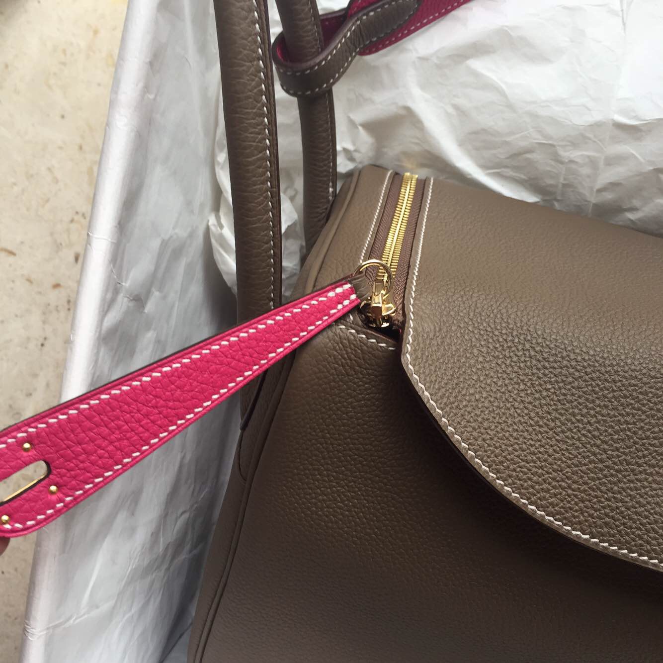 Hand Stitching Hermes Lindy Bag 30cm Etoupe Grey/Rose Tyrien Togo Leather Women&#8217;s Handbag