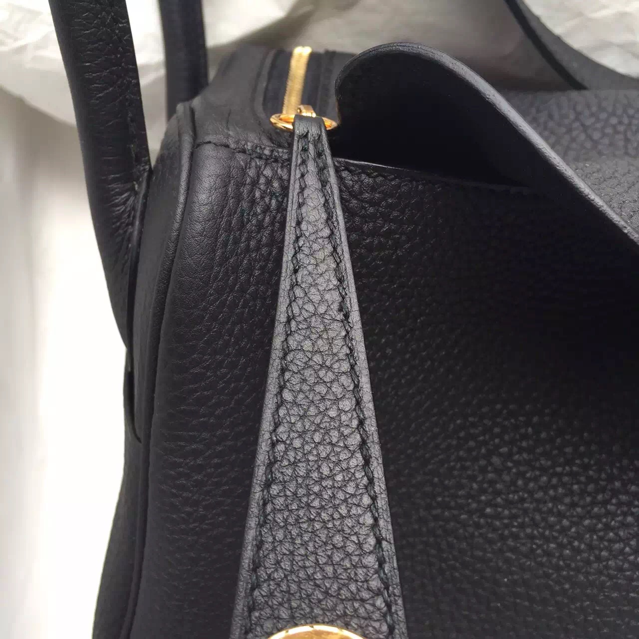 26CM Hermes Lindy Bag in Black Togo Leather Gold Hardware