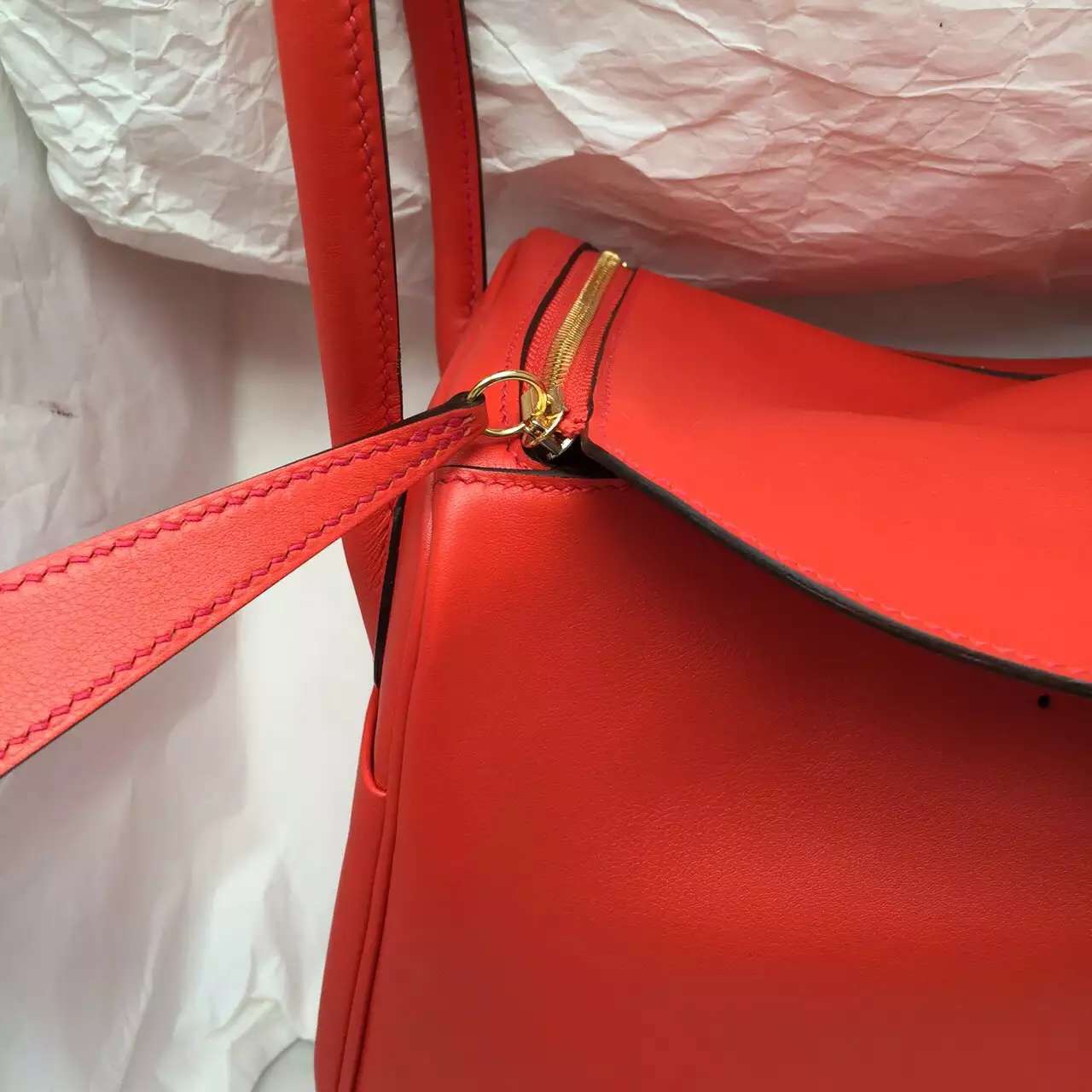 Hand Stitching Hermes 9T Flame Red Swift Calfskin Leather Lindy Bag 26CM