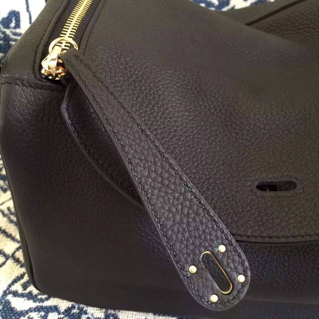 Sale Hermes Black Togo Calf Leather Lindy30 Ladies&#8217; Shoulder Bag