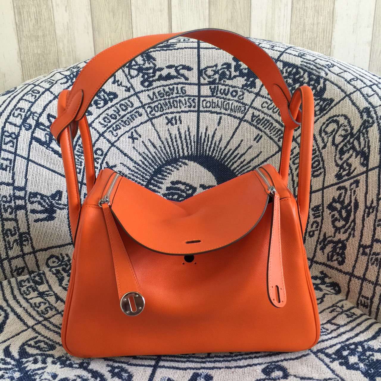 Hot Sale Hermes Handbag Swift Calfskin Leather 93 Classic Orange Lindy30cm