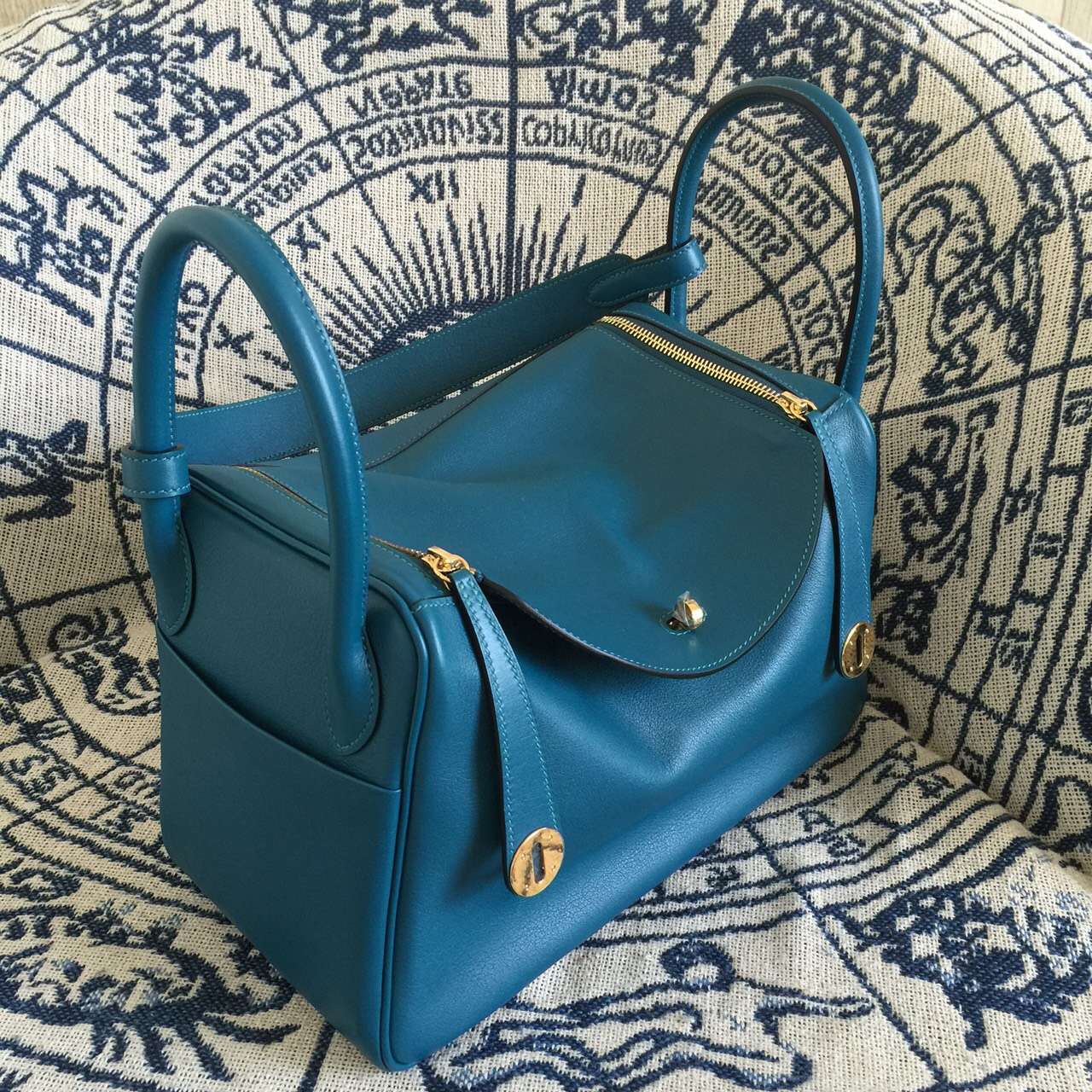 Hermes Online Store Swift Leather 7L Prussian Blue Lindy Bag 30cm