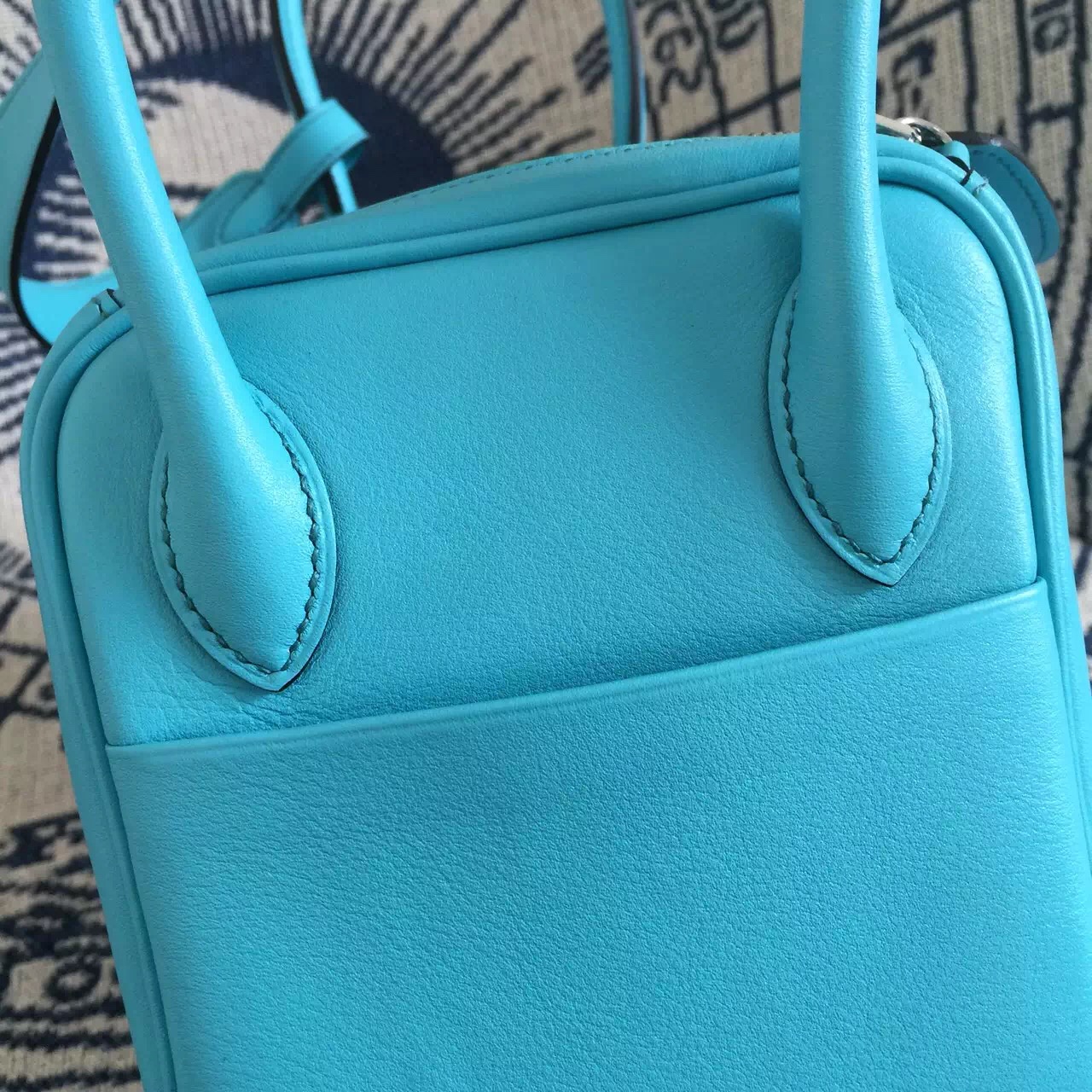 Luxury Women&#8217;s Handbag Hermes 7B Turquoise Blue Swift Leather Lindy26CM