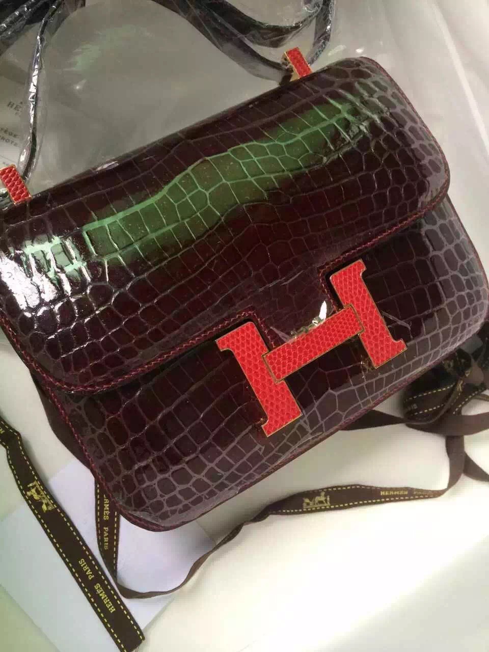 Hermes Bordeaux Red Crocodile Shiny Leather Constance Bag 19CM Lizard Buckle