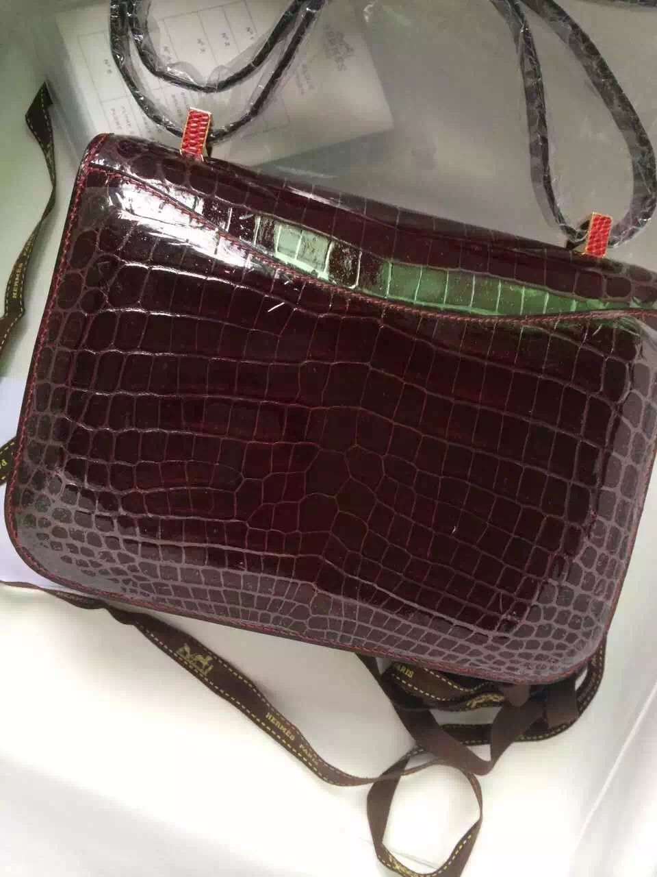 Hermes Bordeaux Red Crocodile Shiny Leather Constance Bag 19CM Lizard Buckle