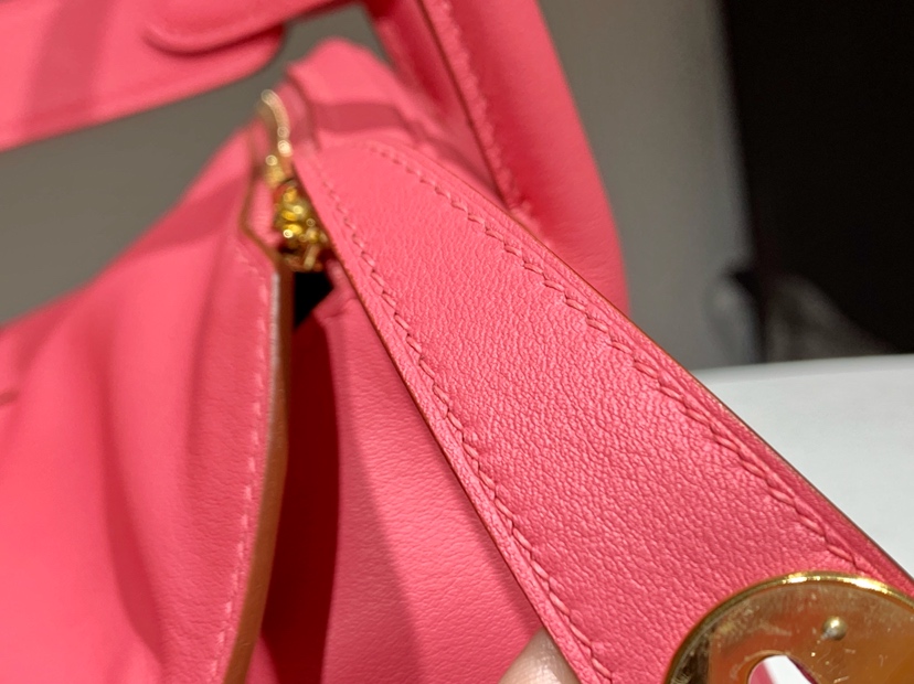 Pretty Hermes Rose Lipstick Swift Calf Lindy26/30cm Shoulder Bag Gold Hardware
