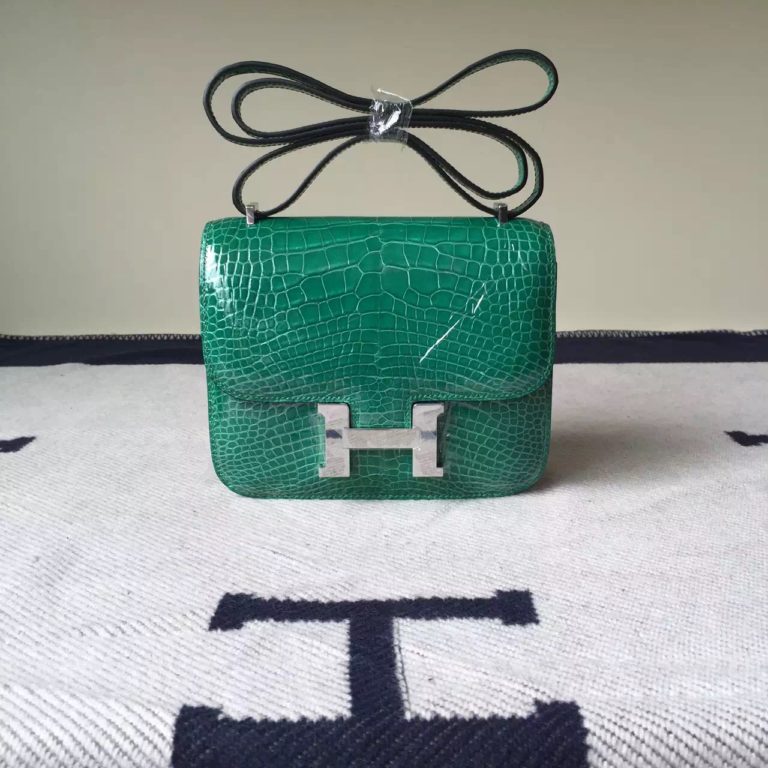 Hermes 6Q Emerald Green Crocodile Shiny Leather Constance Bag 19cm