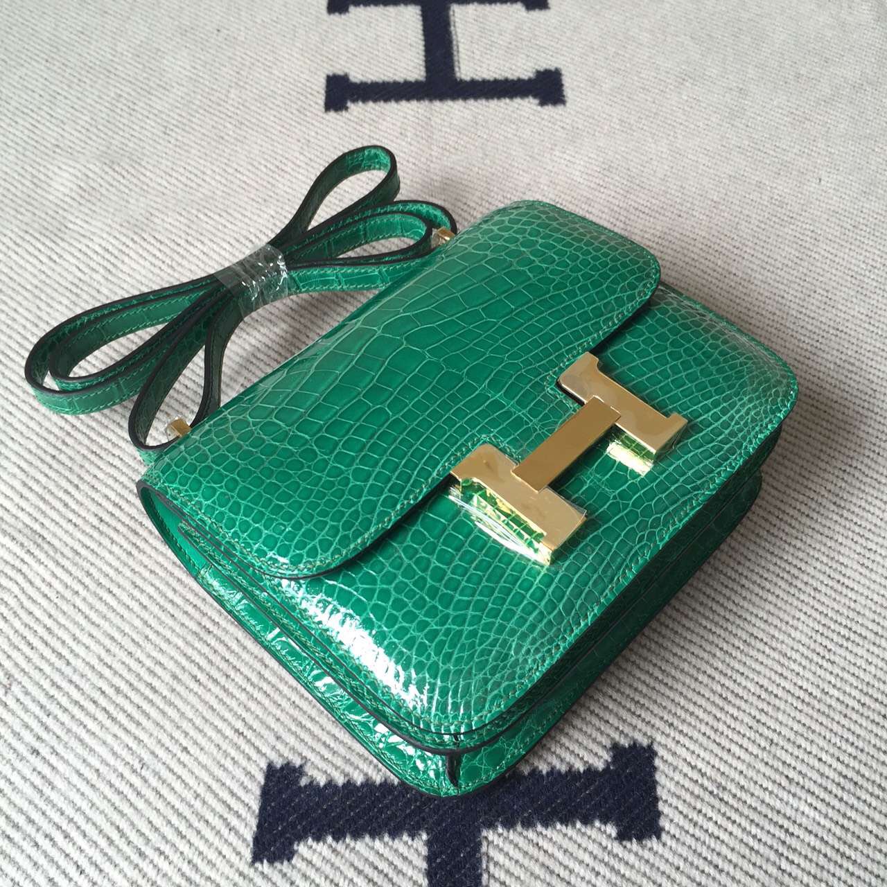 Sale Hermes 6Q Emerald Green Crocodile Shiny Leather Constance Bag19cm