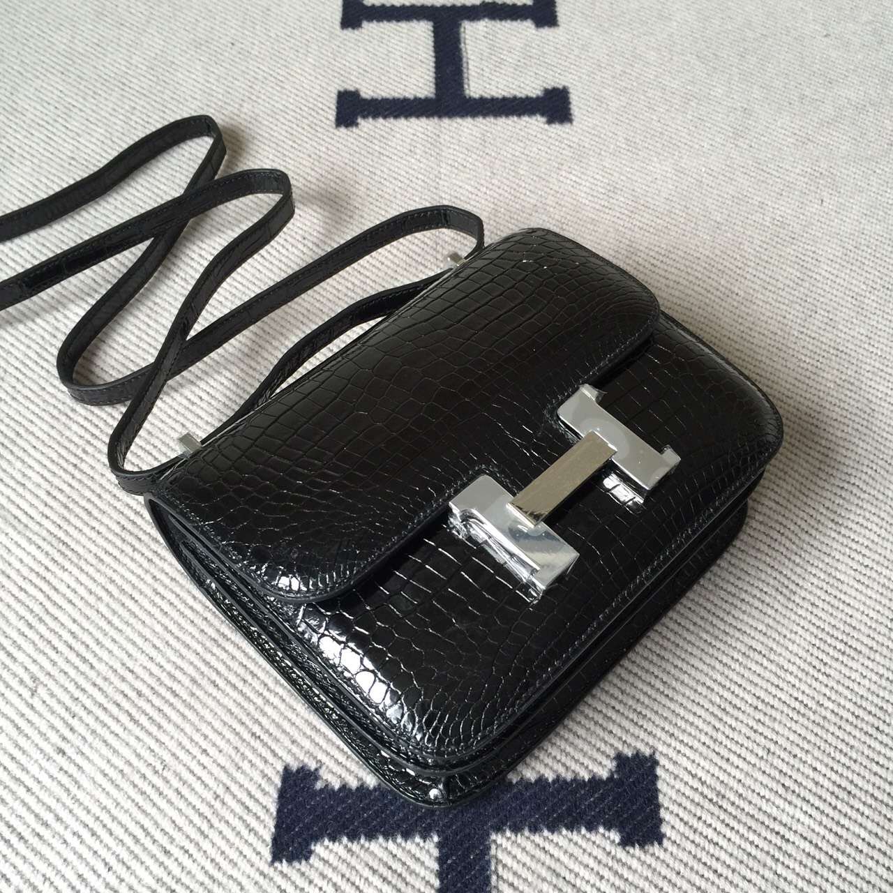 Hand Stitching Hermes Crocodile Leather Constance Bag19cm in CK89 Black