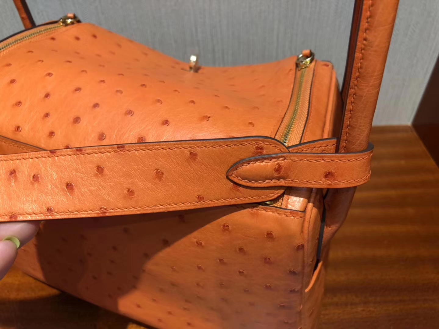 Hand Stitching Hermes 93 Orange KK Ostrich Lindy26CM Shoulder Bag Gold Hardware