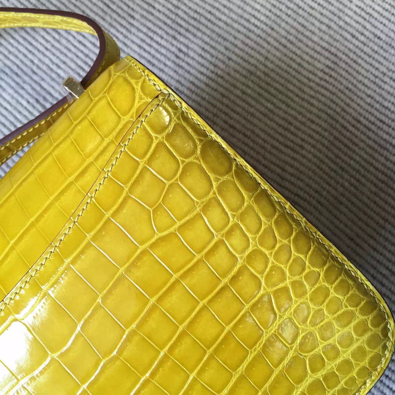 Hermes Website 9C Yellow Crocodile Shiny Leather Constance Bag19cm
