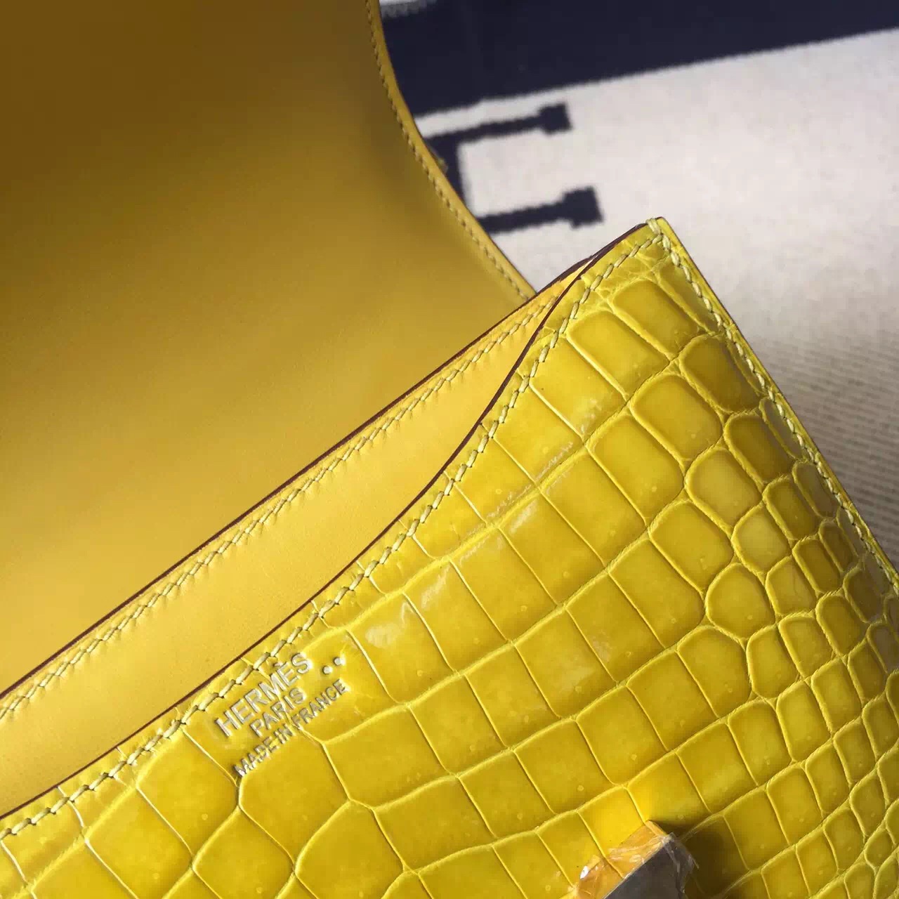 Hermes Website 9C Yellow Crocodile Shiny Leather Constance Bag19cm