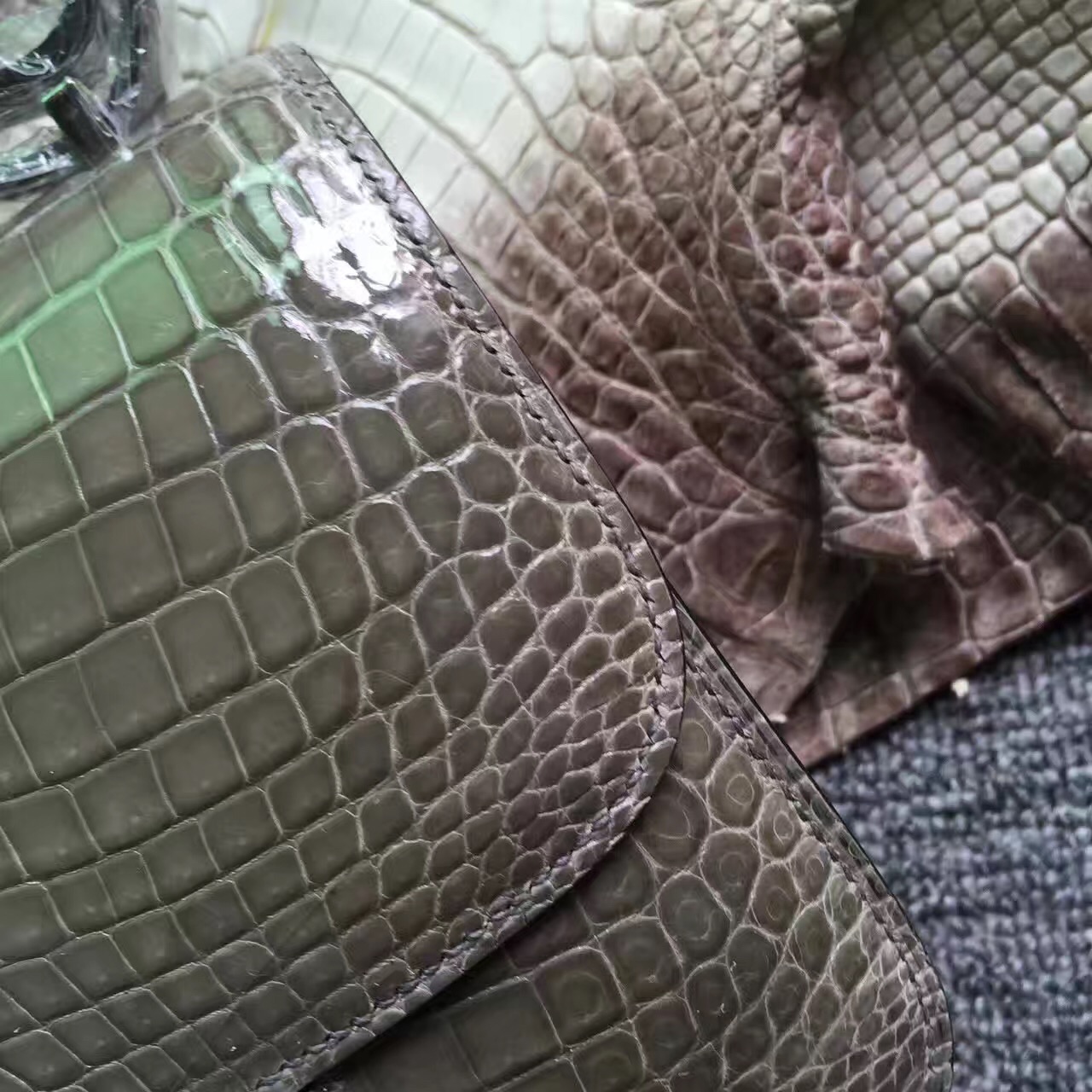 Discount Hermes Constance18cm in C81 Gris Tourterelle Crocodile Shiny Leather