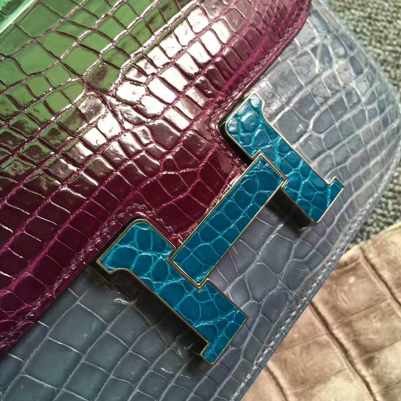 Hand Stitching Hermes Tri-color Crocodile Shiny Leather Constance Bag19cm