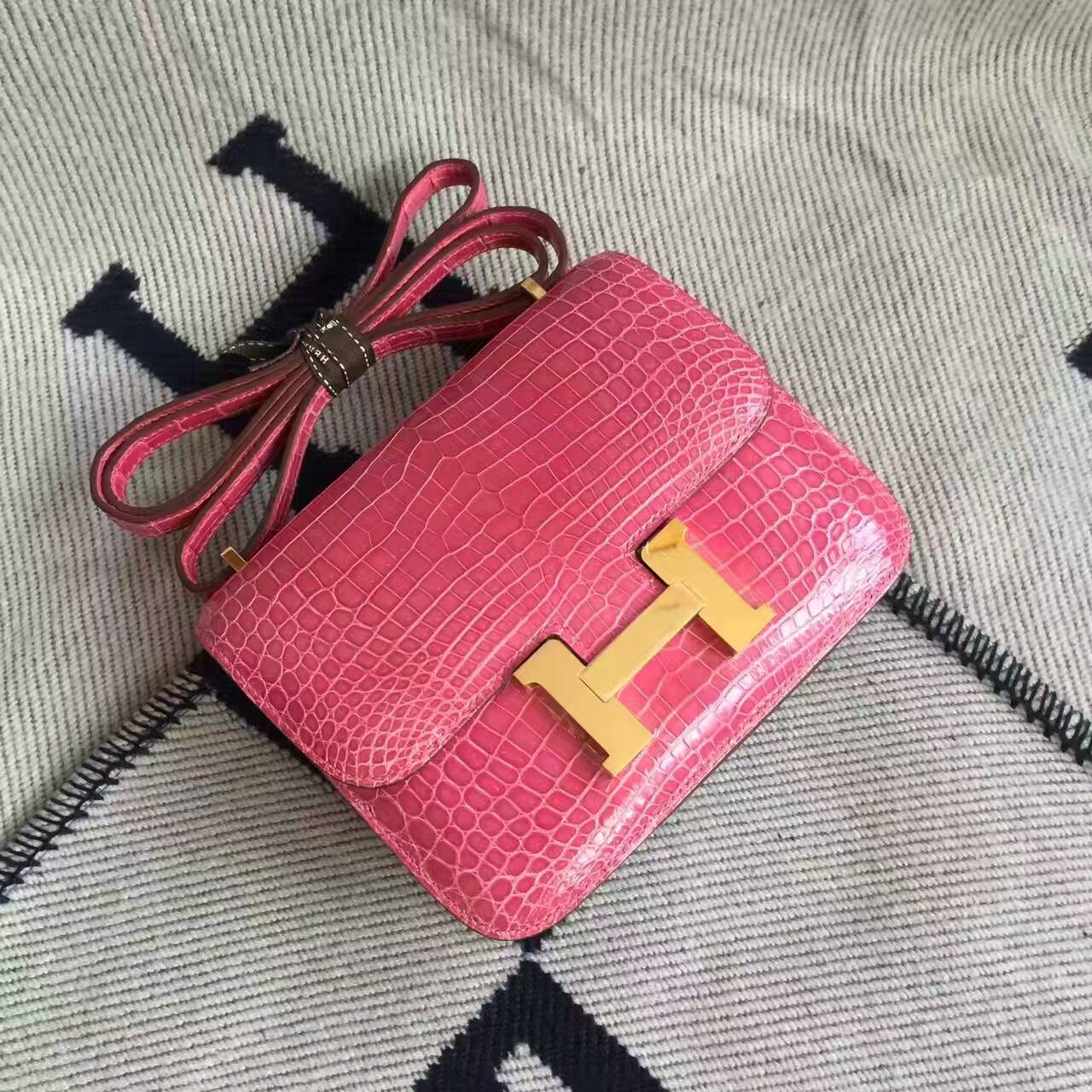 Discount Hermes Crocodile Shiny Leather Constance Bag19cm in Peach Pink