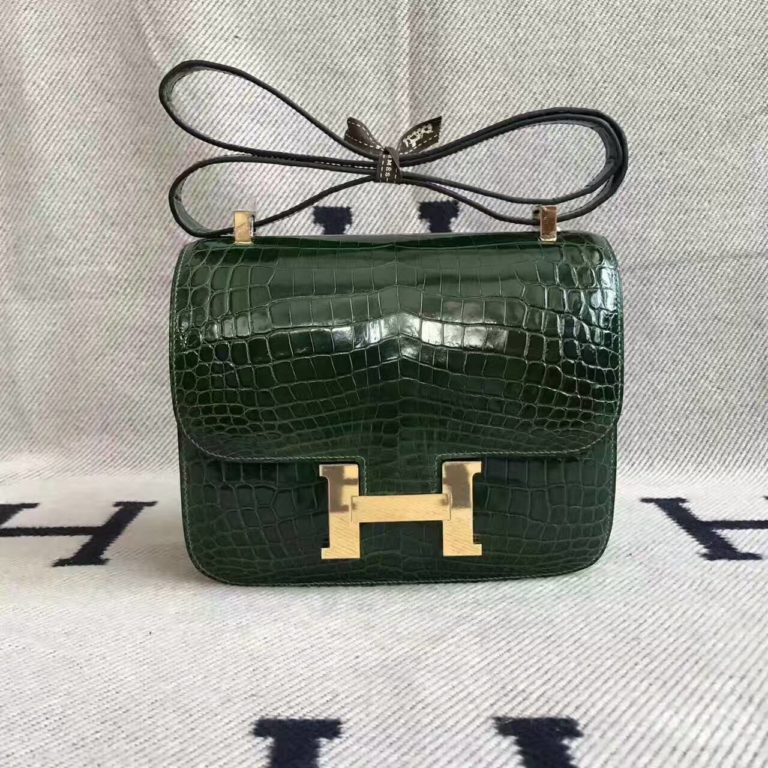 On Hermes CK67 Vert Fonce Crocodile Shiny Leather Constance Bag  24cm
