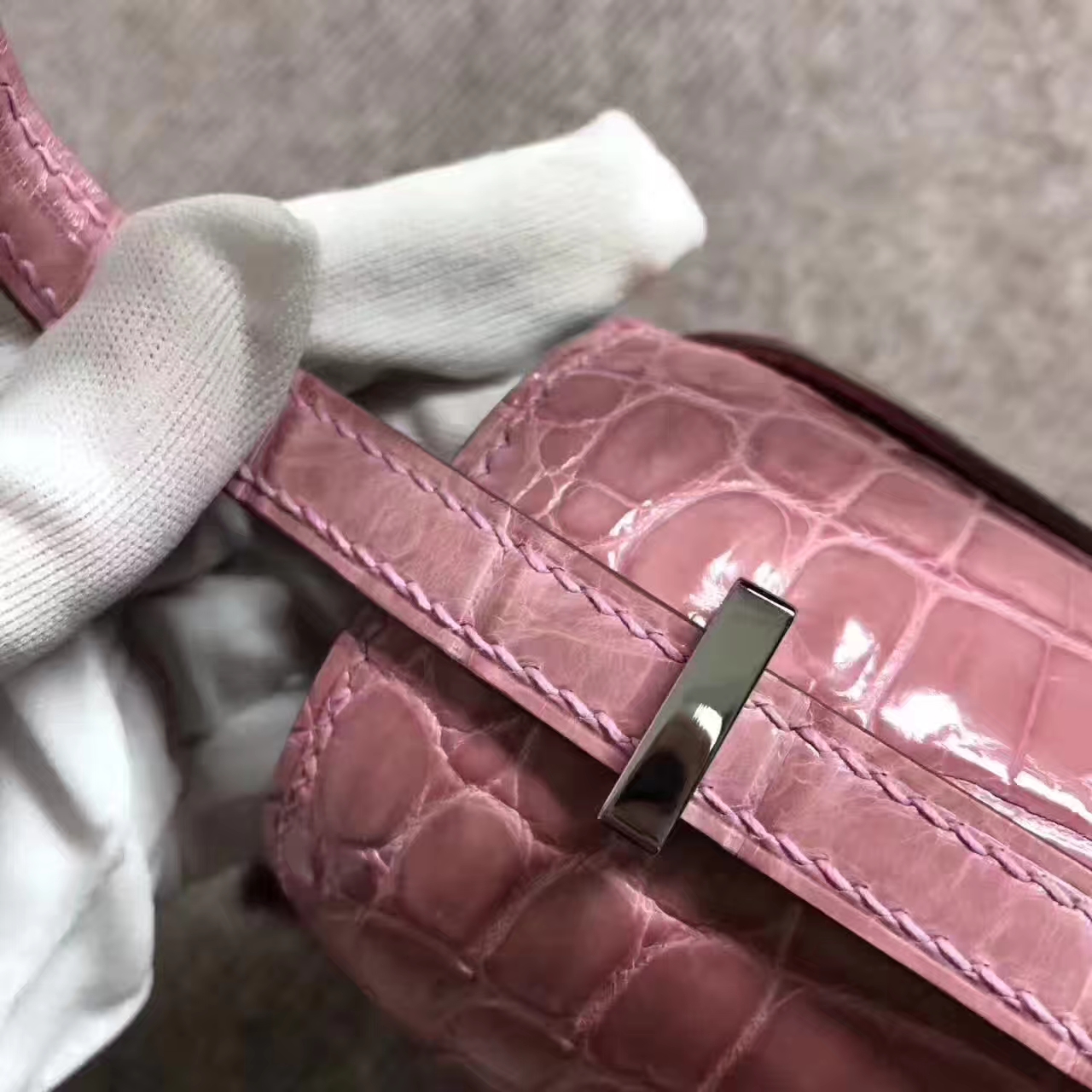 Luxury Hermes Pink Crocodile Shiny Leather Constance Bag 26cm