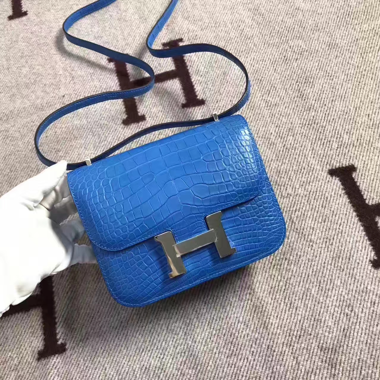 Cheap Hermes Constance19cm Shoulder Bag in T7 Blue Hydra Crocodile Matt Leather