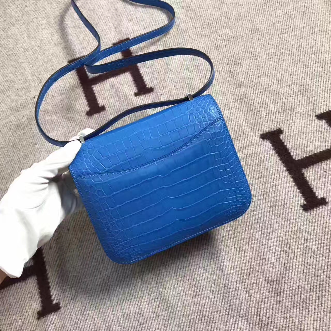 Cheap Hermes Constance19cm Shoulder Bag in T7 Blue Hydra Crocodile Matt Leather