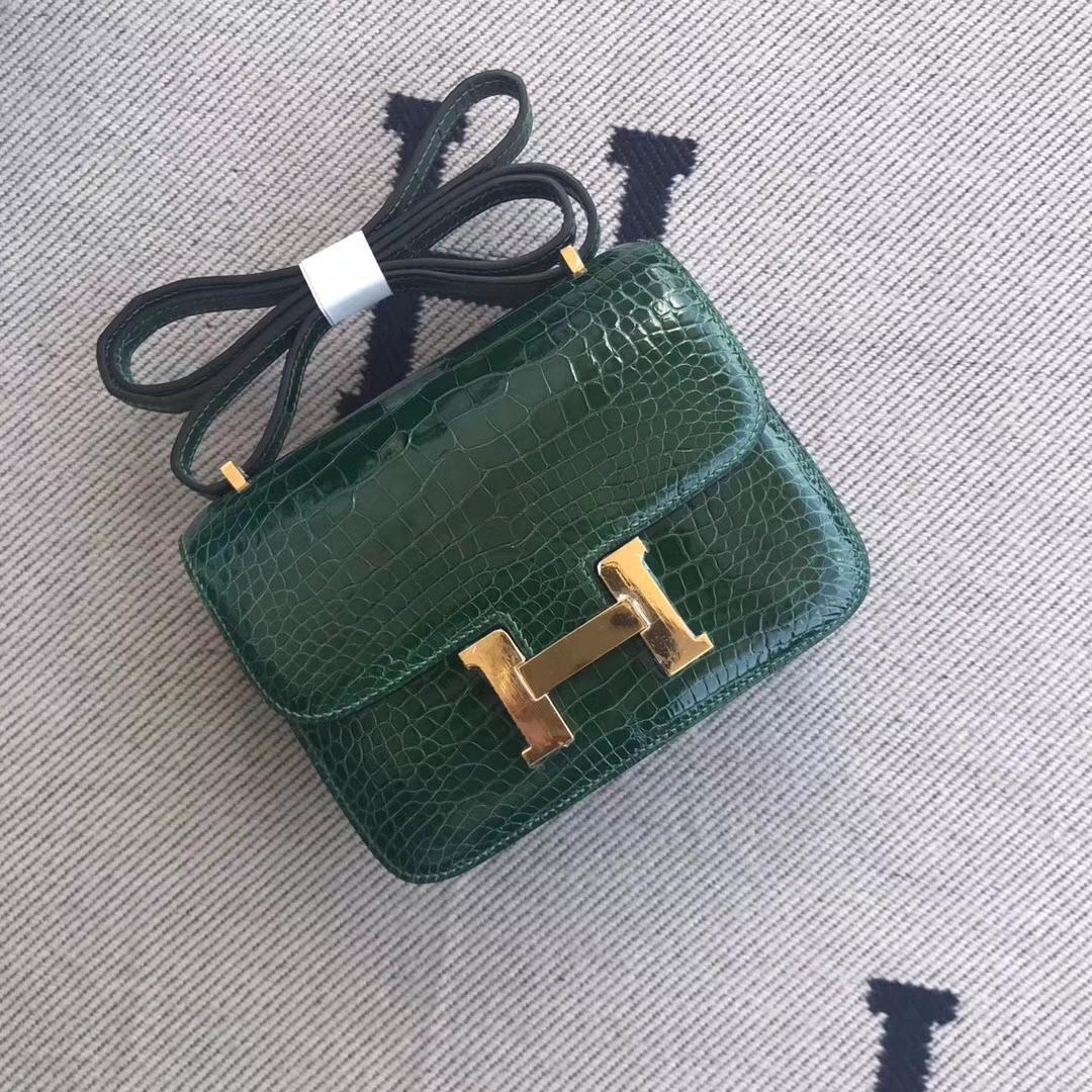 New Hermes Shiny Crocodile Leather Constance Bag18cm in CK67 Vert Fonce