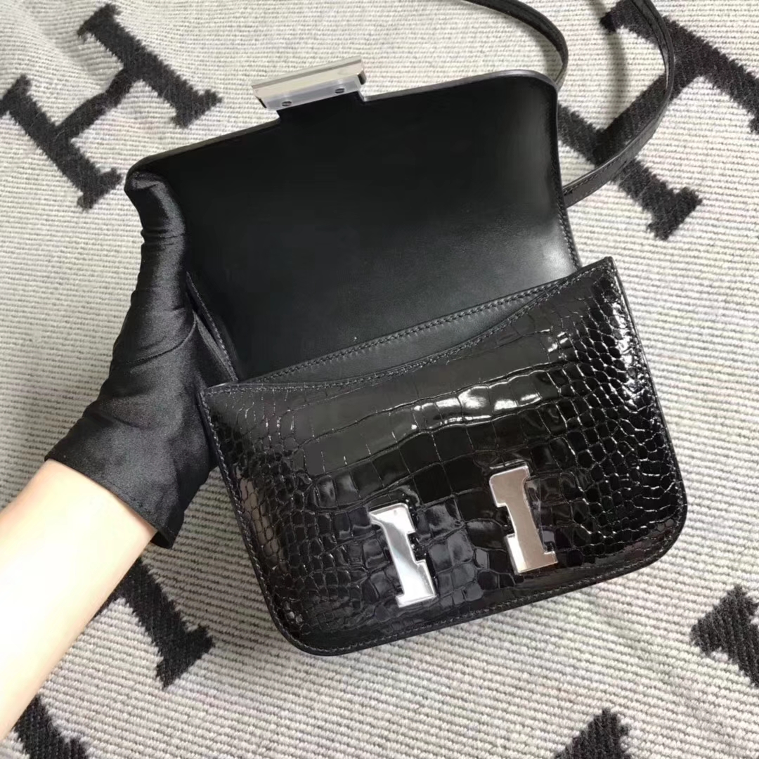 Luxury Hermes Black Shiny Crocodile Leather Constance Bag19CM Silver Hardware