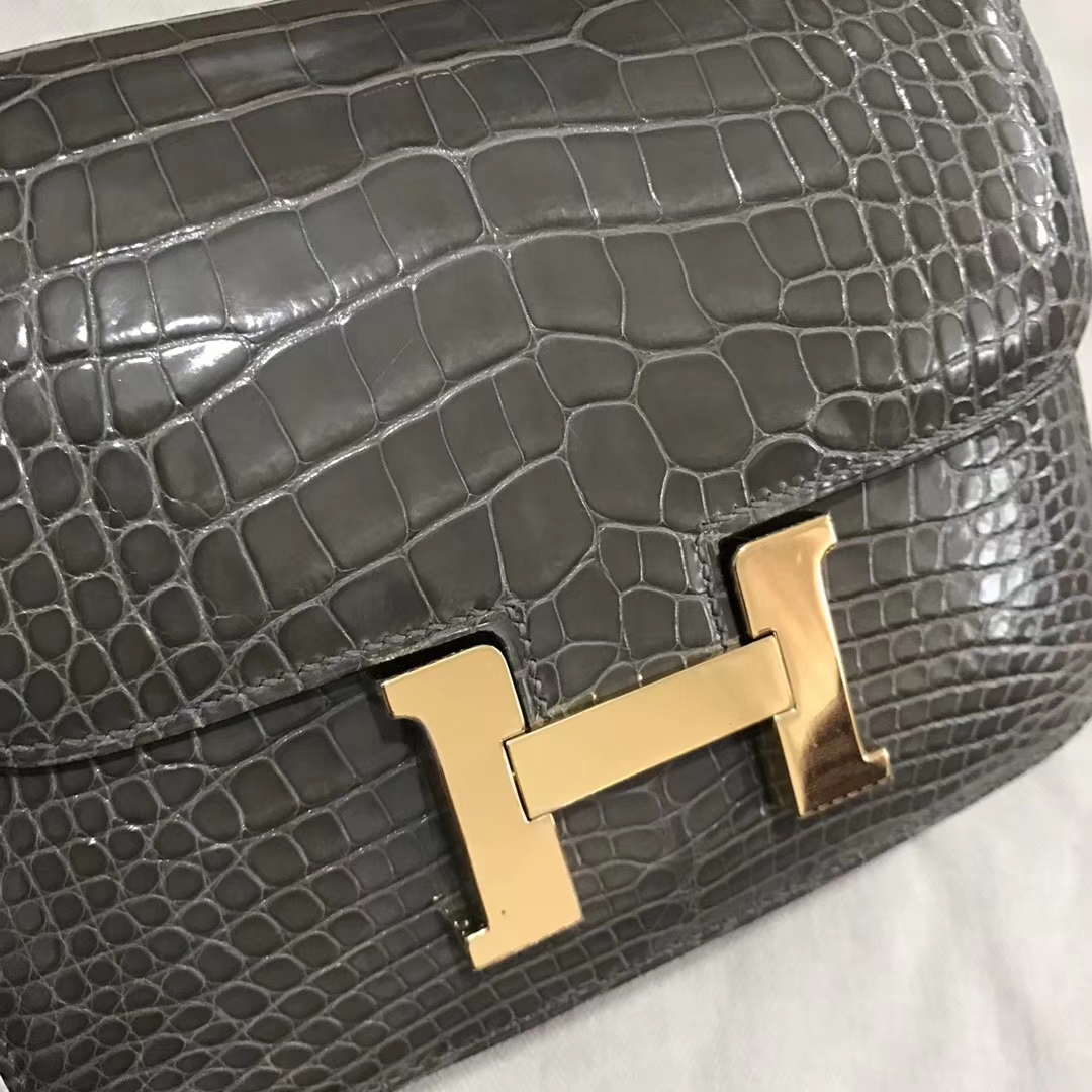 Wholesale Hermes C81 Gris Tourterelle Shiny Crocodile Leather Constance18CM Bag