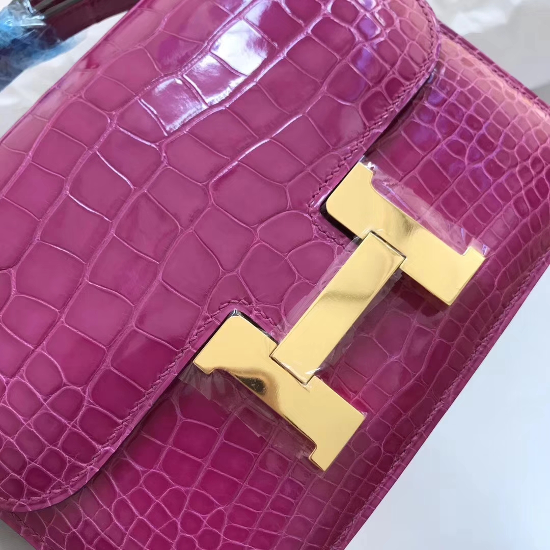 Elegant Hermes J5 Rose Scheherazade Shiny Crocodile Constance Bag18CM Gold Hardware