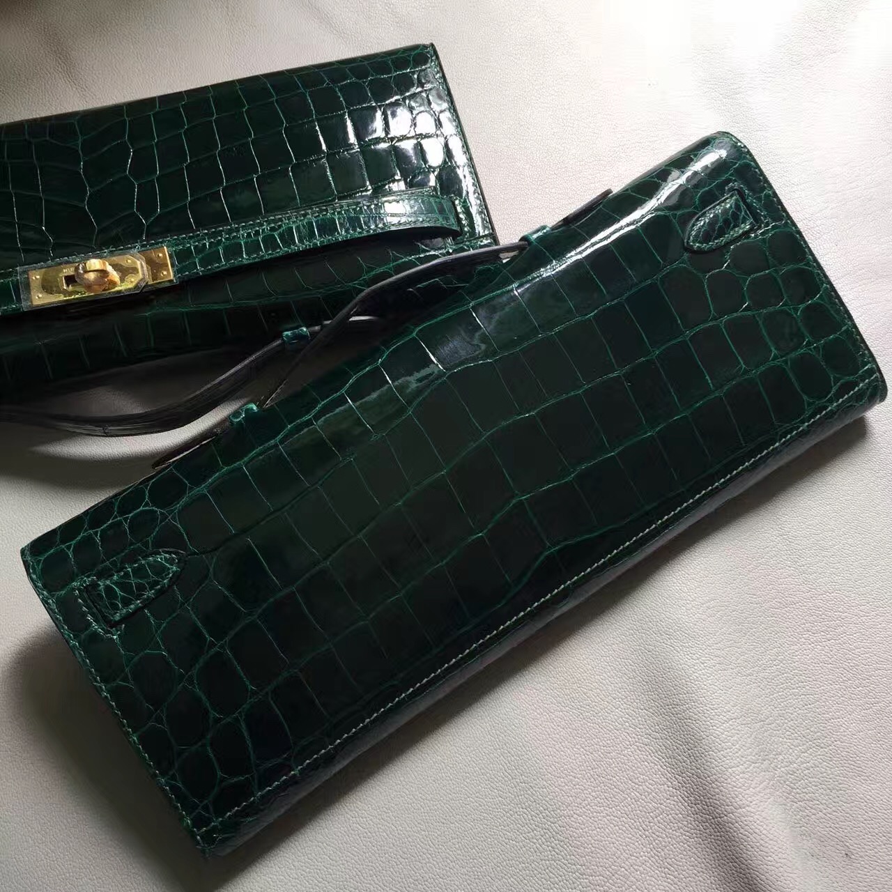 New Noble Hermes Kelly Cut Clutch Bag in CK67 Vert Fonce Crocodile Shiny Leather
