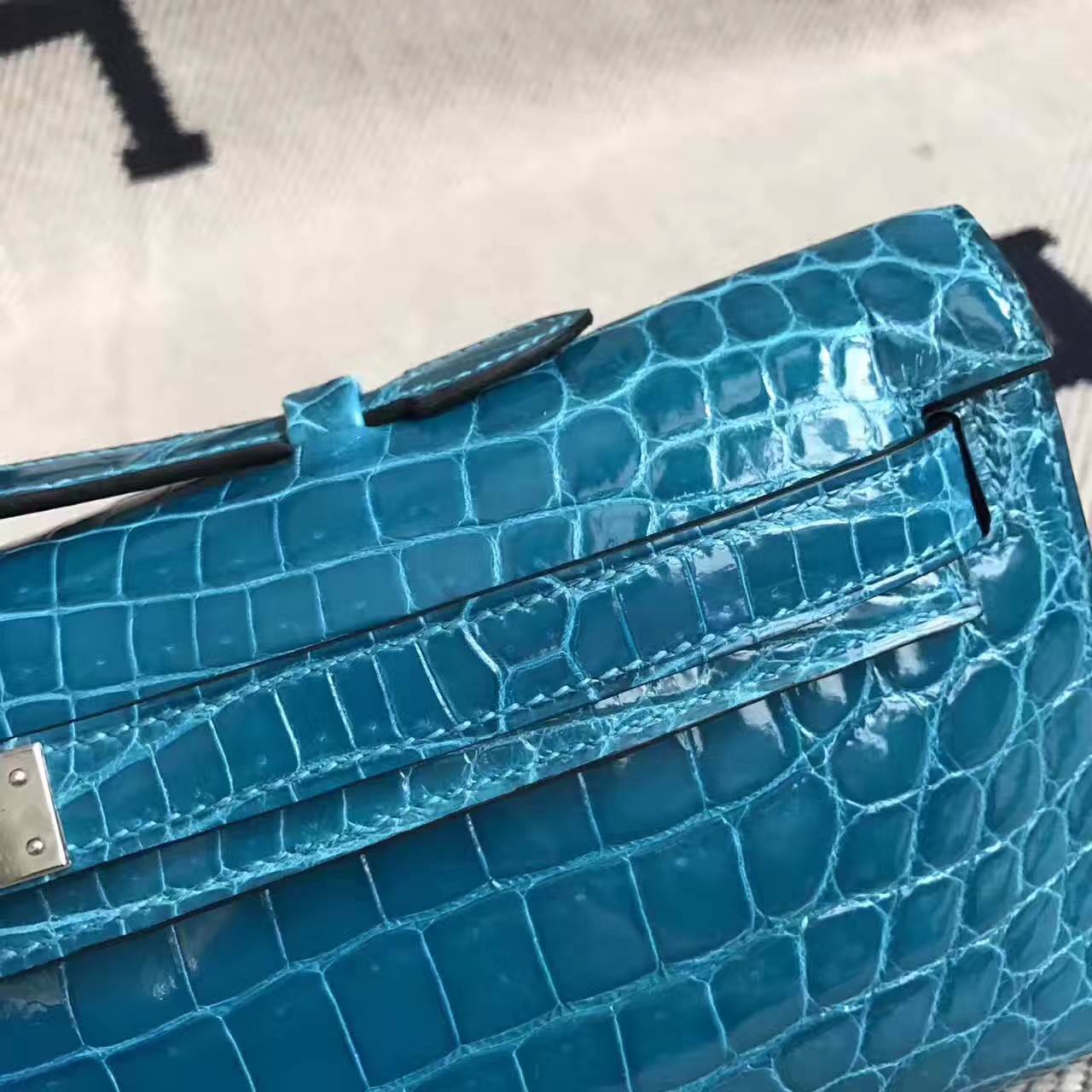 Hermes 7W Blue Izmir Shiny Crocodile Leather Kelly Cut Clutch Bag