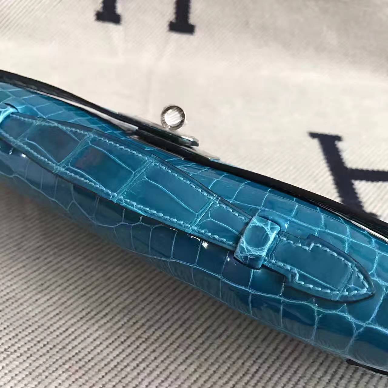 Hermes 7W Blue Izmir Shiny Crocodile Leather Kelly Cut Clutch Bag