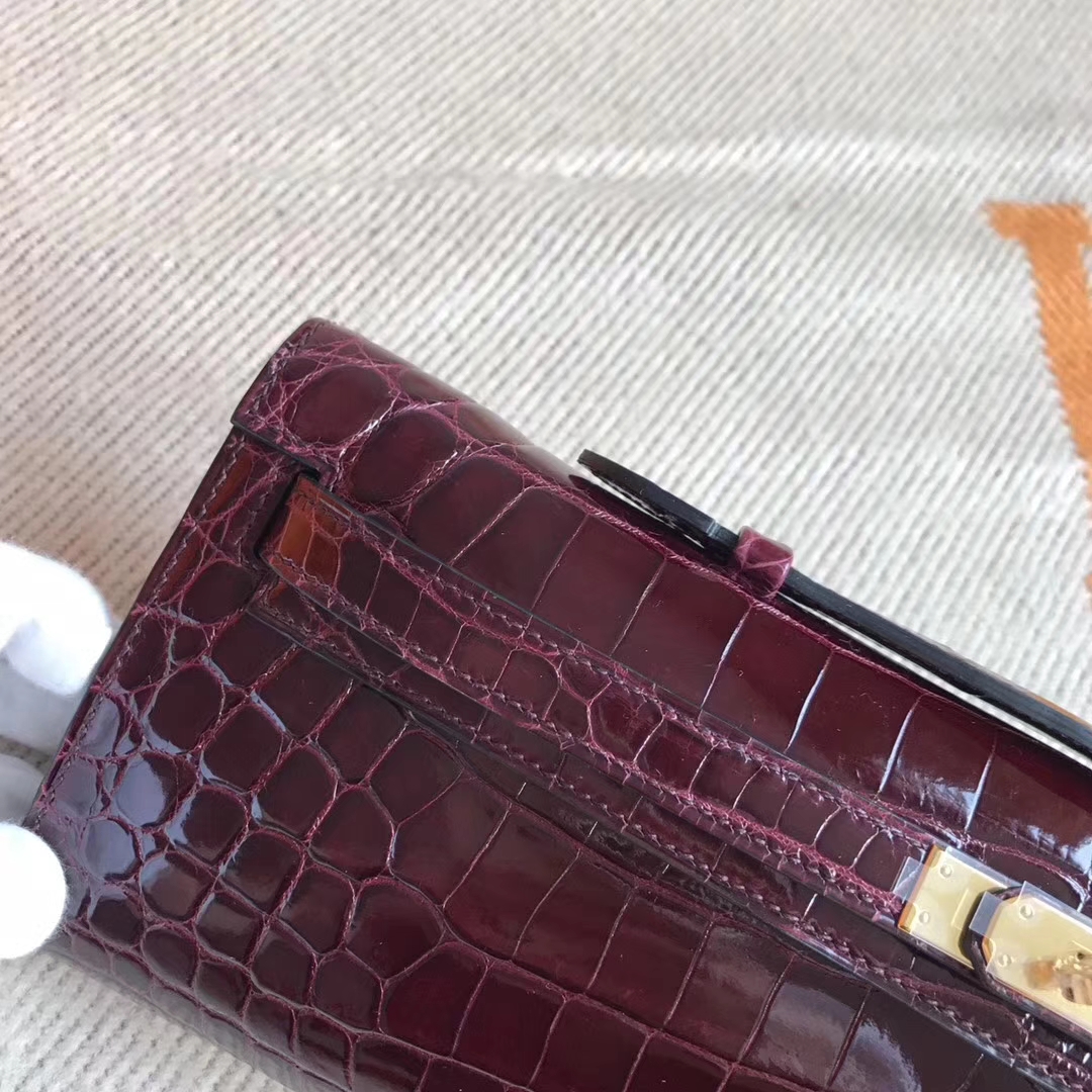 Luxury Hermes CK57 Bordeaux Shiny Crocodile Kelly Cut Bag31CM Gold Hardware