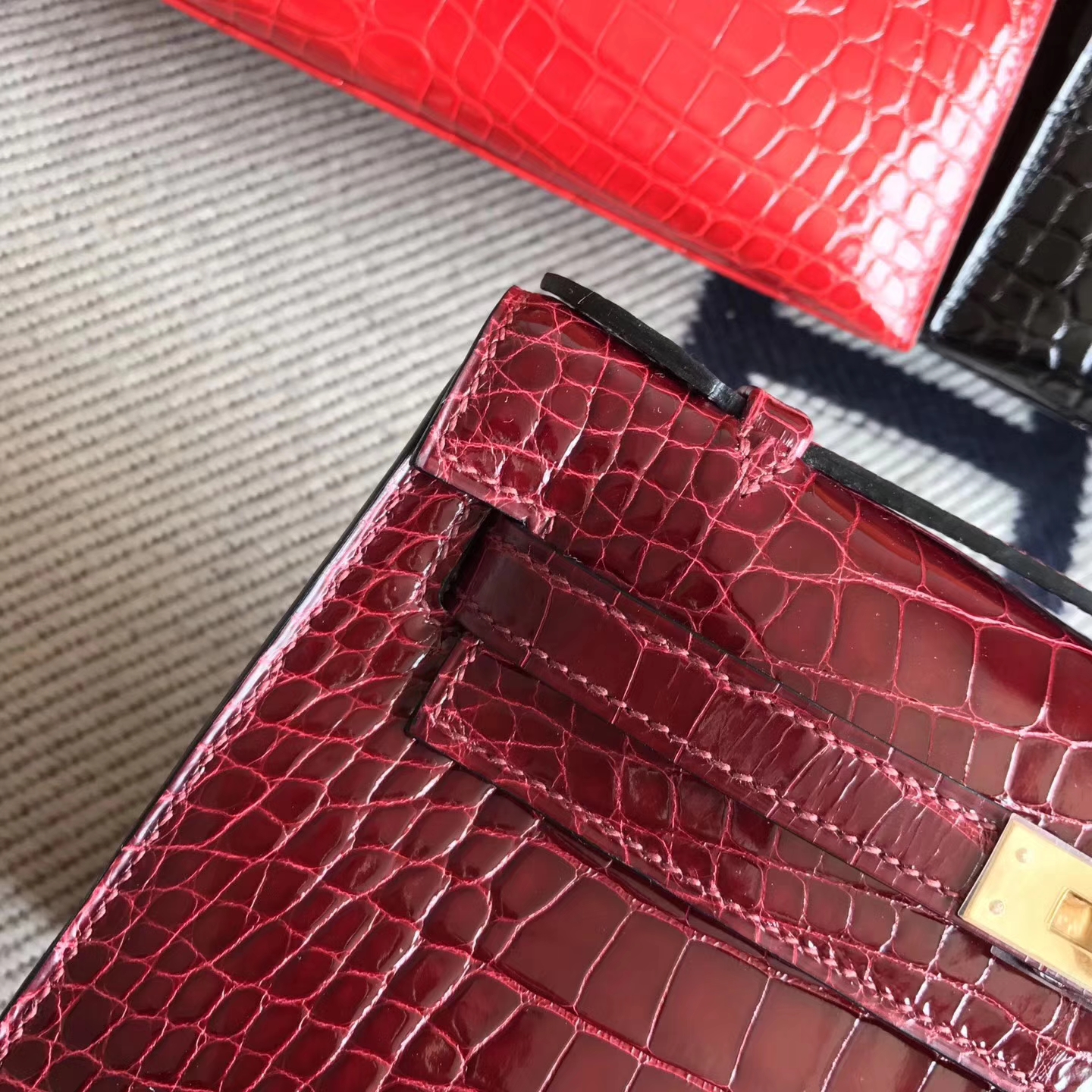New Hermes Shiny Alligator Crocodile Minikelly22cm Clutch Bag in F5 Bourgogne Red