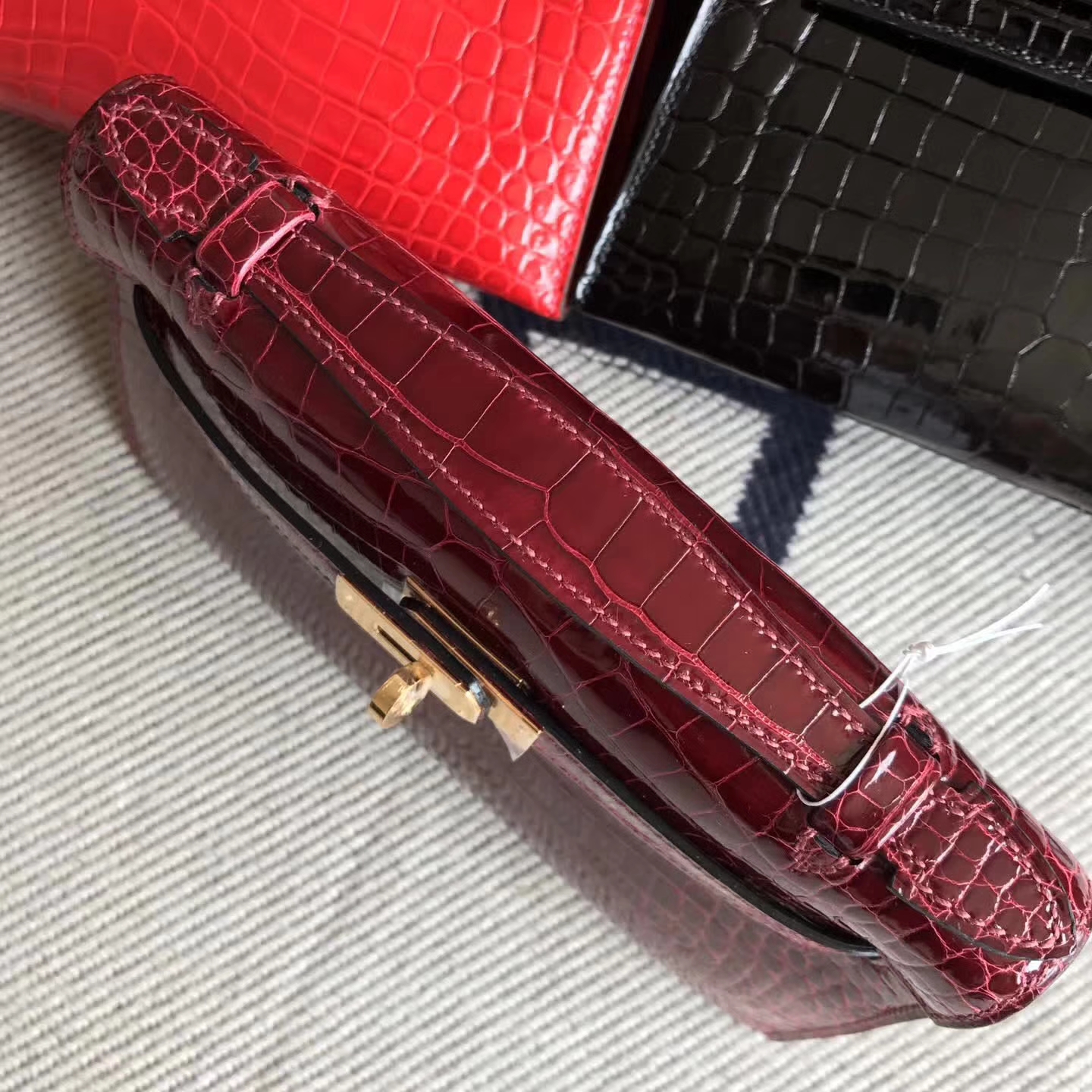 New Hermes Shiny Alligator Crocodile Minikelly22cm Clutch Bag in F5 Bourgogne Red