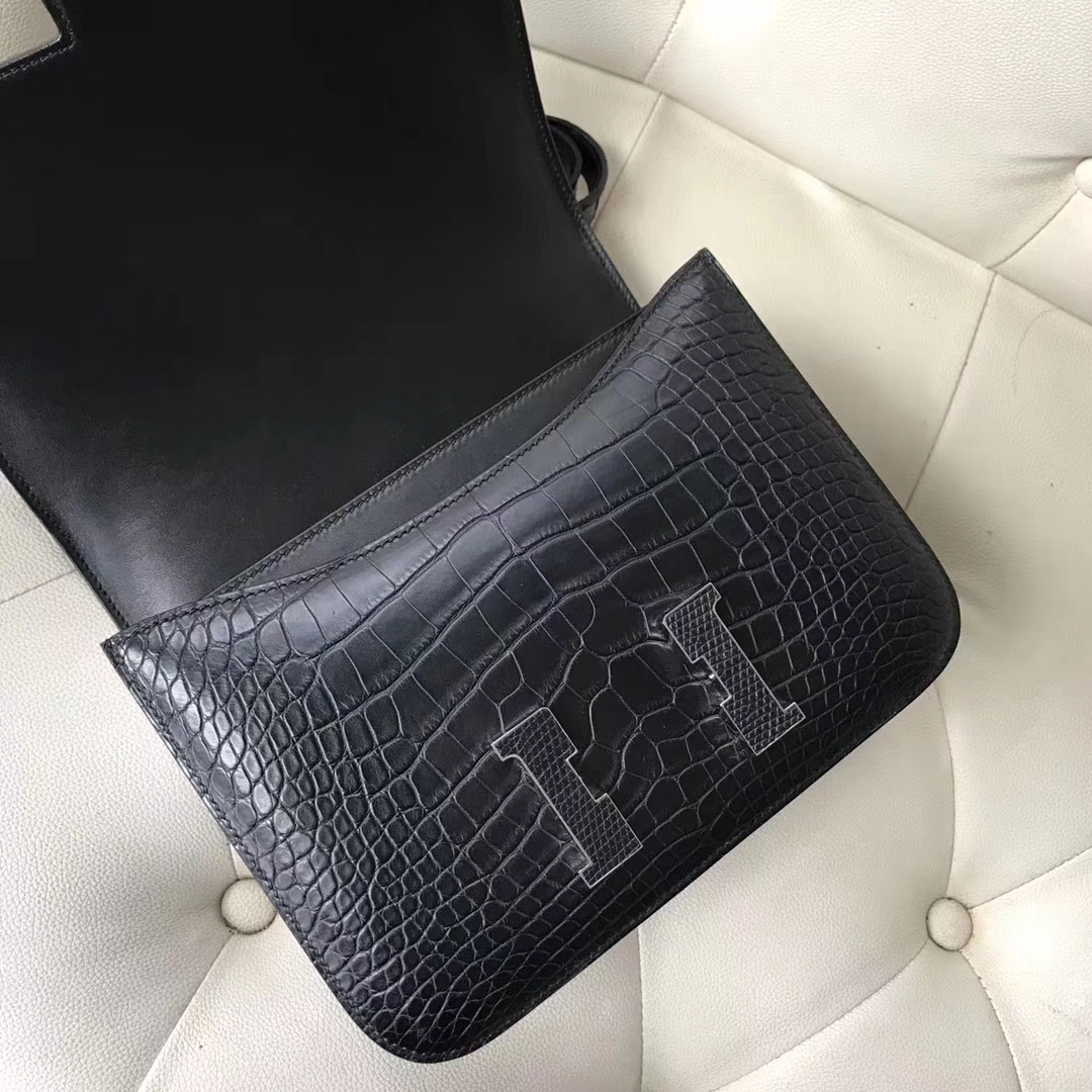 Elegant Hermes CK89 Black Alligator Matt Crocodile Constance Bag24CM Silver Lizard Hardware