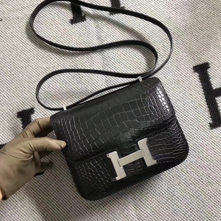 Hermes CK89 Black Matt Crocodile Leather Constance Bag 19CM Silver Hardware