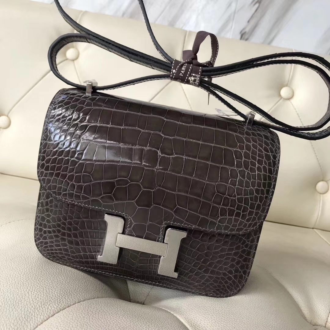 Discount Hermes CK88 Graphite Grey Shiny Crocodile Leather Constance Bag18CM Silver Hardware