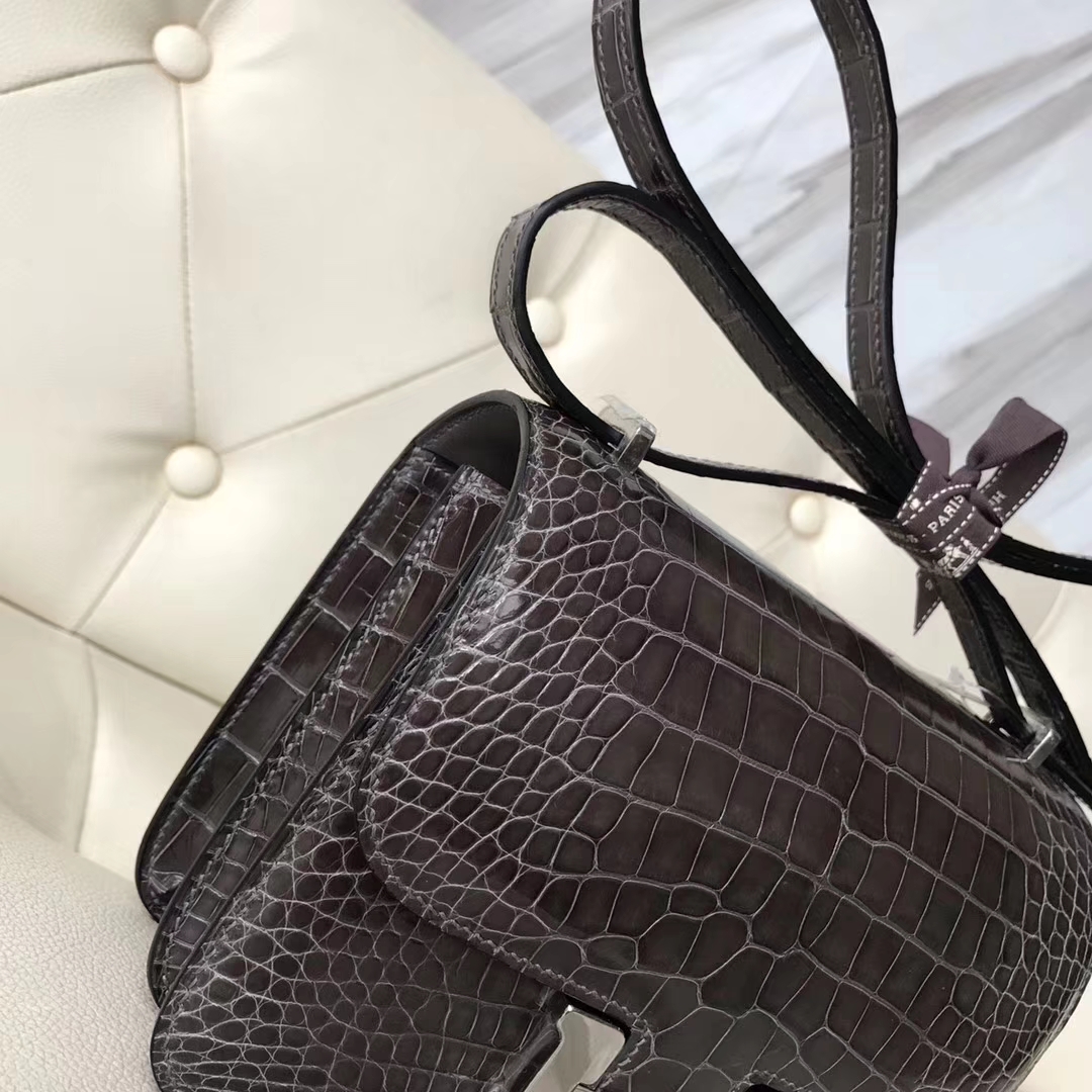 Discount Hermes CK88 Graphite Grey Shiny Crocodile Leather Constance Bag18CM Silver Hardware