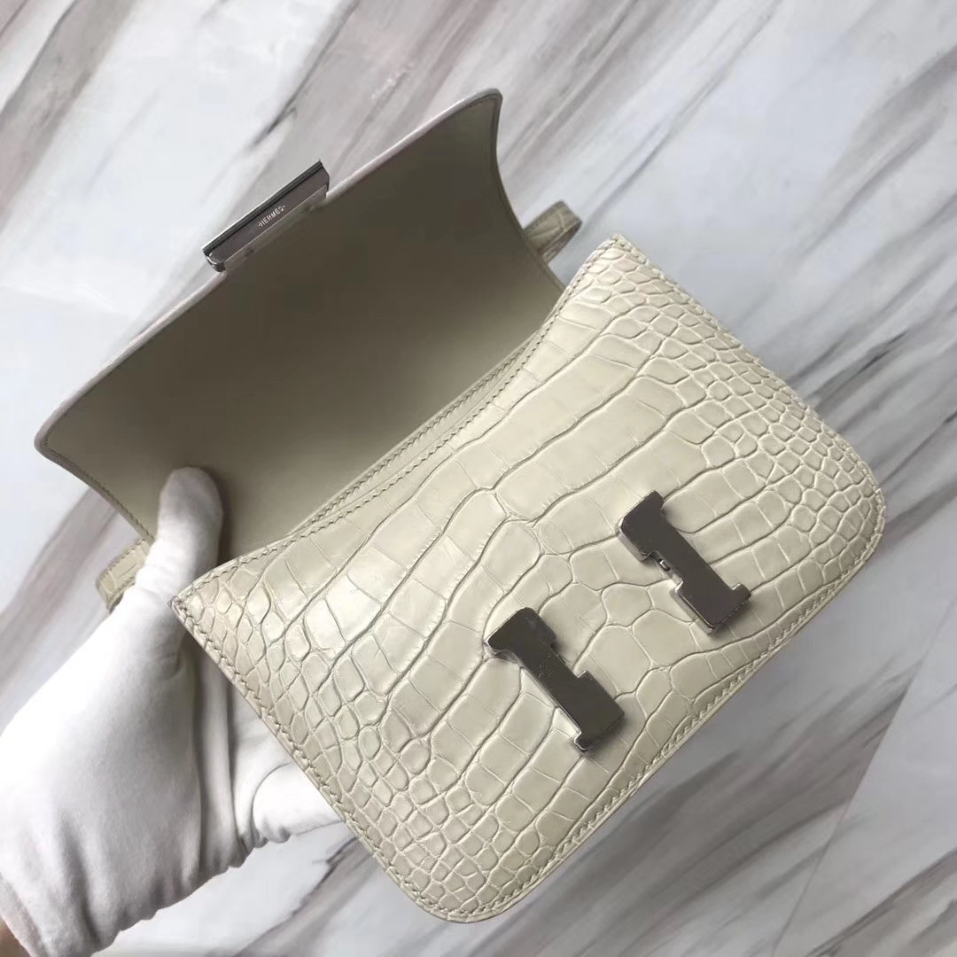 New Hermes 8L Beton White Crododile Matt Constance18CM Shoulder Bag Silver Hardware