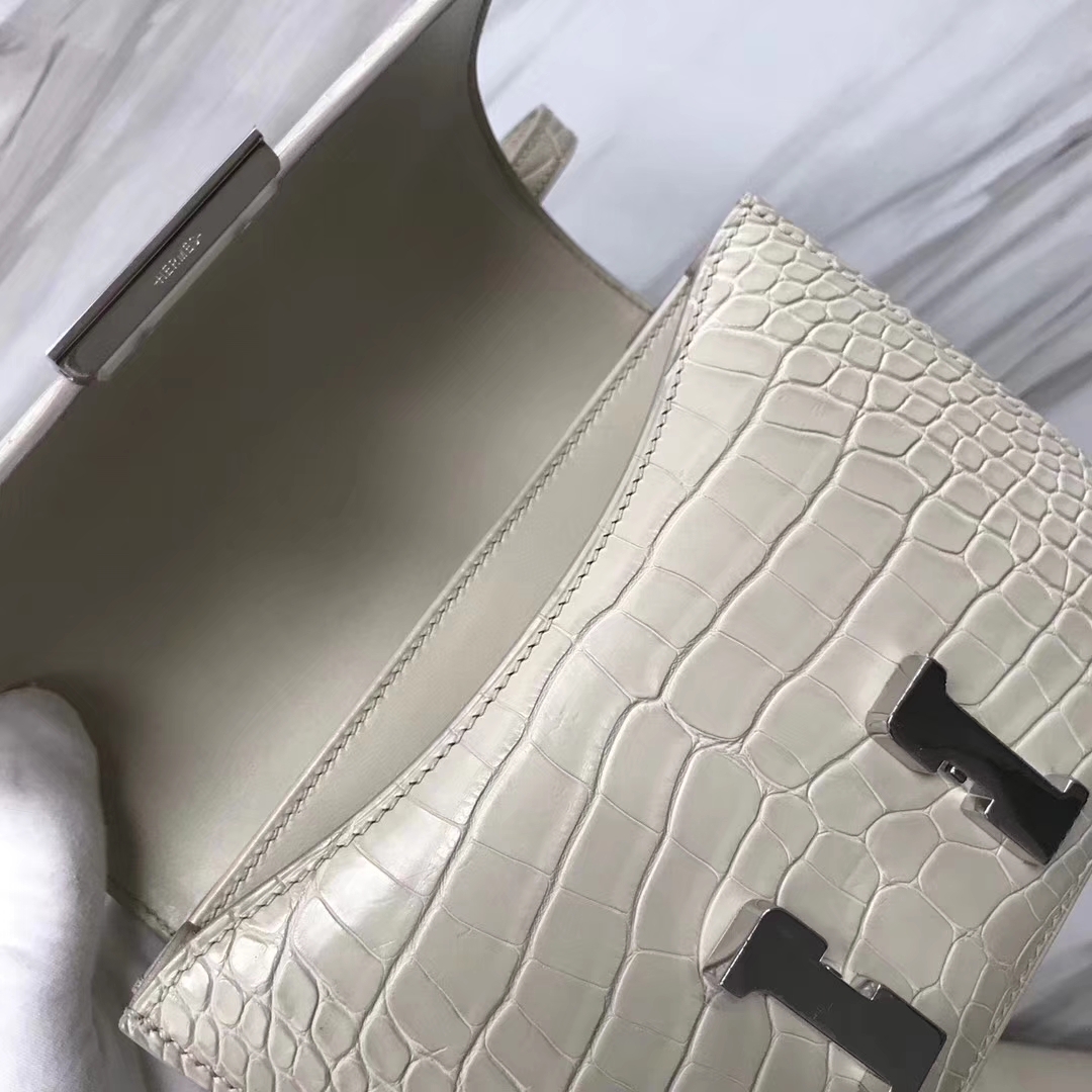 New Hermes 8L Beton White Crododile Matt Constance18CM Shoulder Bag Silver Hardware