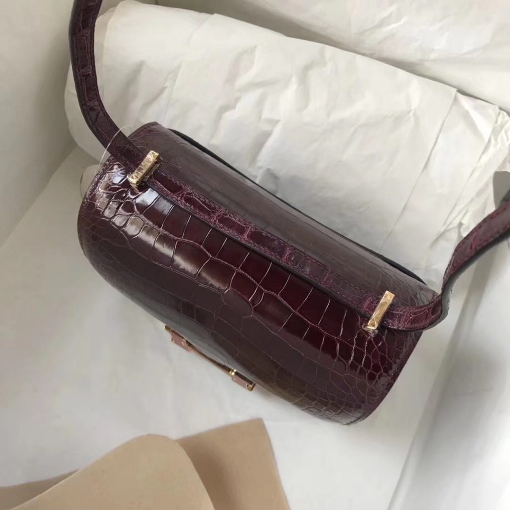 Elegant Hermes Constance Bag18CM  in CK57 Bordeaux Shiny Crocodile Leather Lizard Gold Hardware