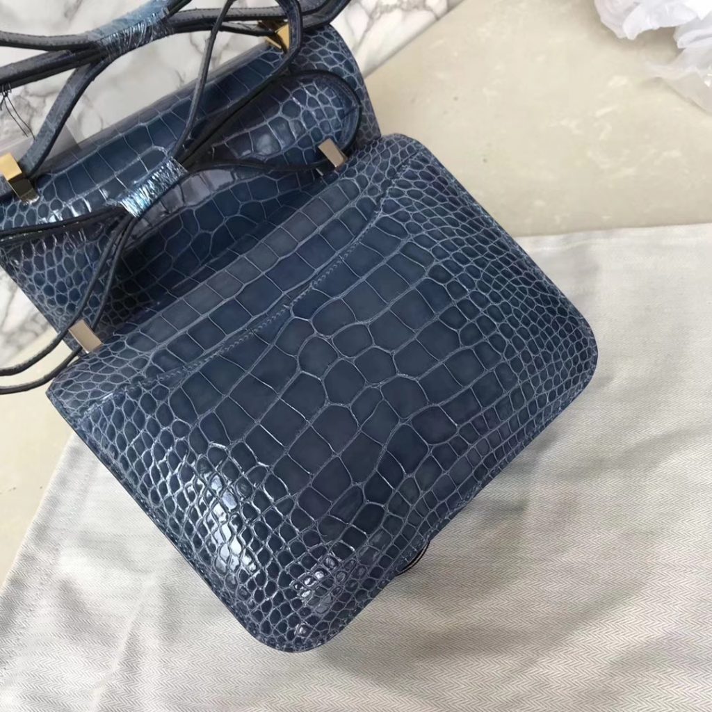 Luxury Hermes 7N Blue Tampete Shiny Crocodile Constance Shoulder Bag18CM  Silver Hardware