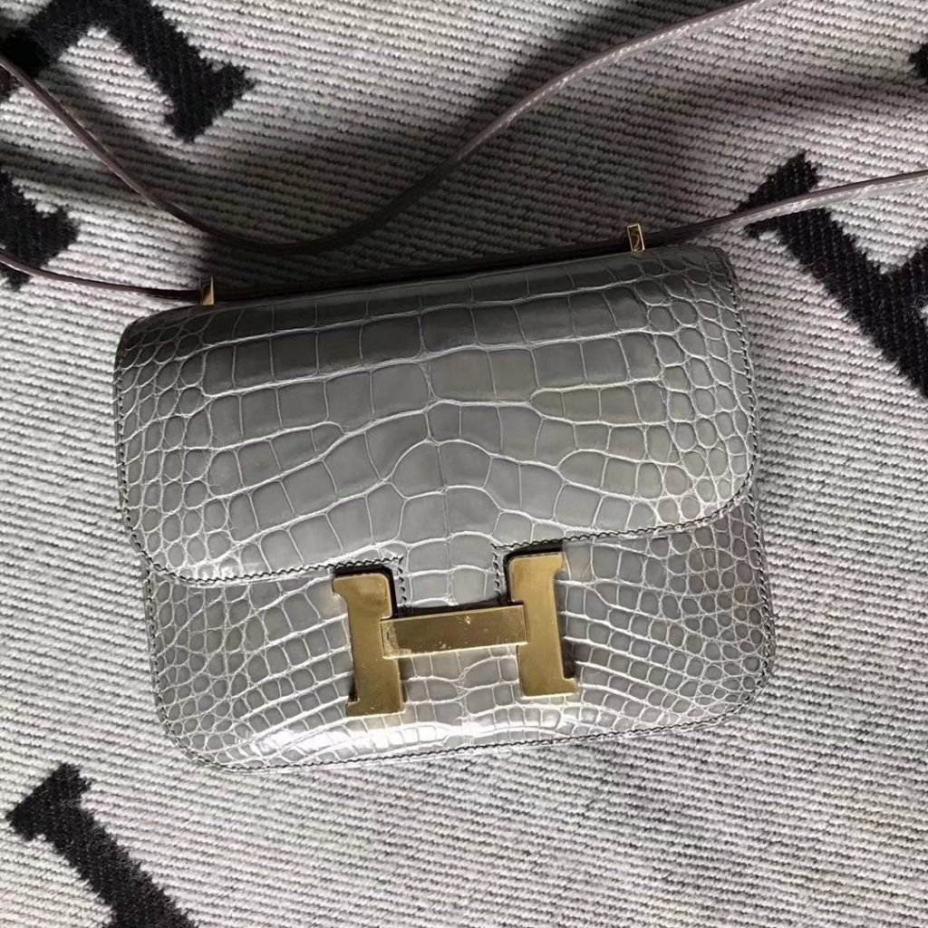 Elegant Hermes Shiny Crocodile Constance19CM Women&#8217;s Shoulder Bag Gris Tourterelle Gold Hardware