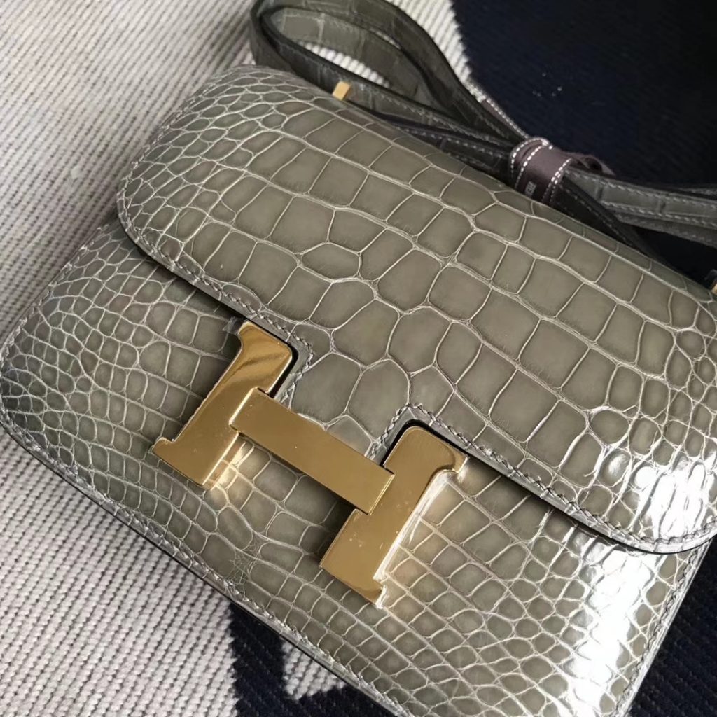 Sale Hermes Shiny Crocodile Constance18CM Shoulder Bag in CK81 Gris Tourterelle Gold Hardware