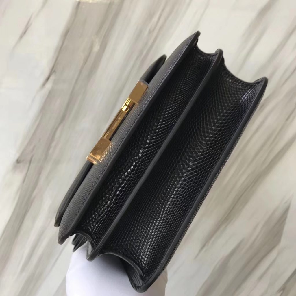 Elegant Hermes CK89 Noir Shiny Lizard Constance Bag18CM Shoulder Bag Gold Hardware