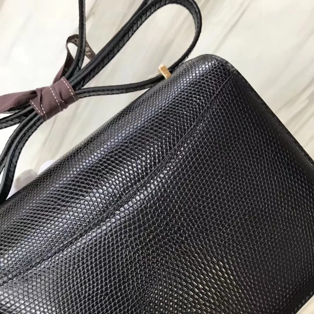 Elegant Hermes CK89 Noir Shiny Lizard Constance Bag18CM Shoulder Bag Gold Hardware