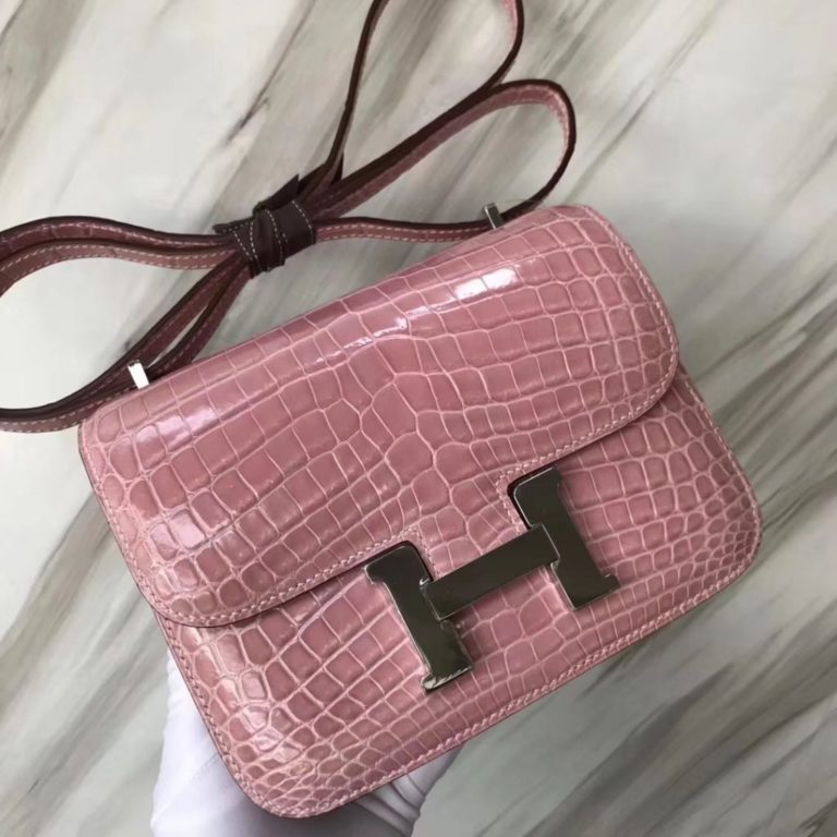 Hermes Shiny Crocodile Constance 18CM Shoulder Bag in 5Z Rose Indienne Silver Hardware