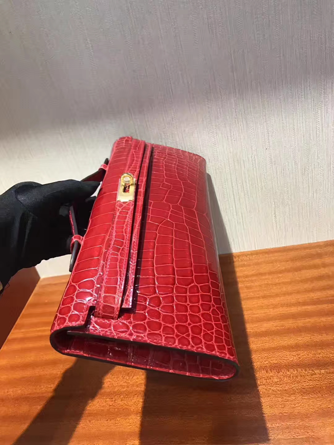 Elegant Hermes Red Porosus Shiny Crocodile Leather Kelly Cut31CM Clutch Bag