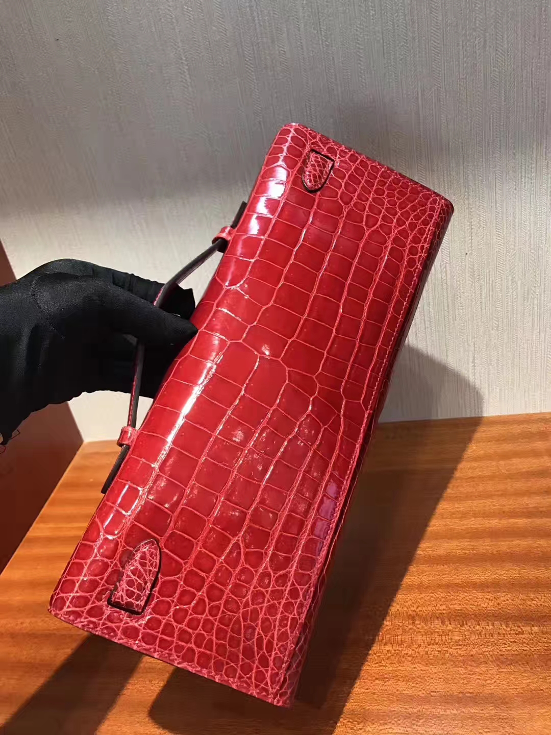 Elegant Hermes Red Porosus Shiny Crocodile Leather Kelly Cut31CM Clutch Bag
