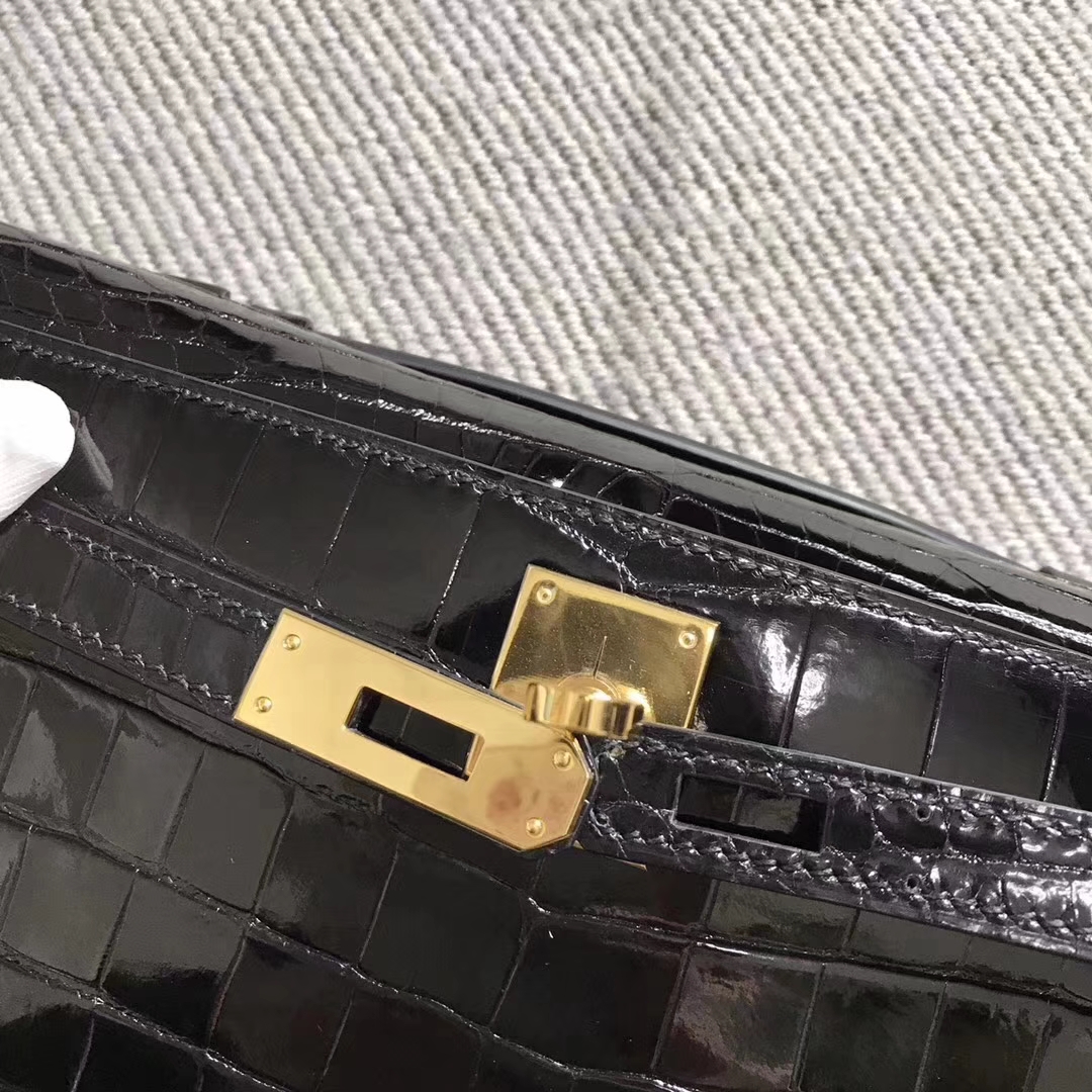 Elegant Hermes CK89 Black Shiny Crocodile Leather Kelly Cut Clutch Bag