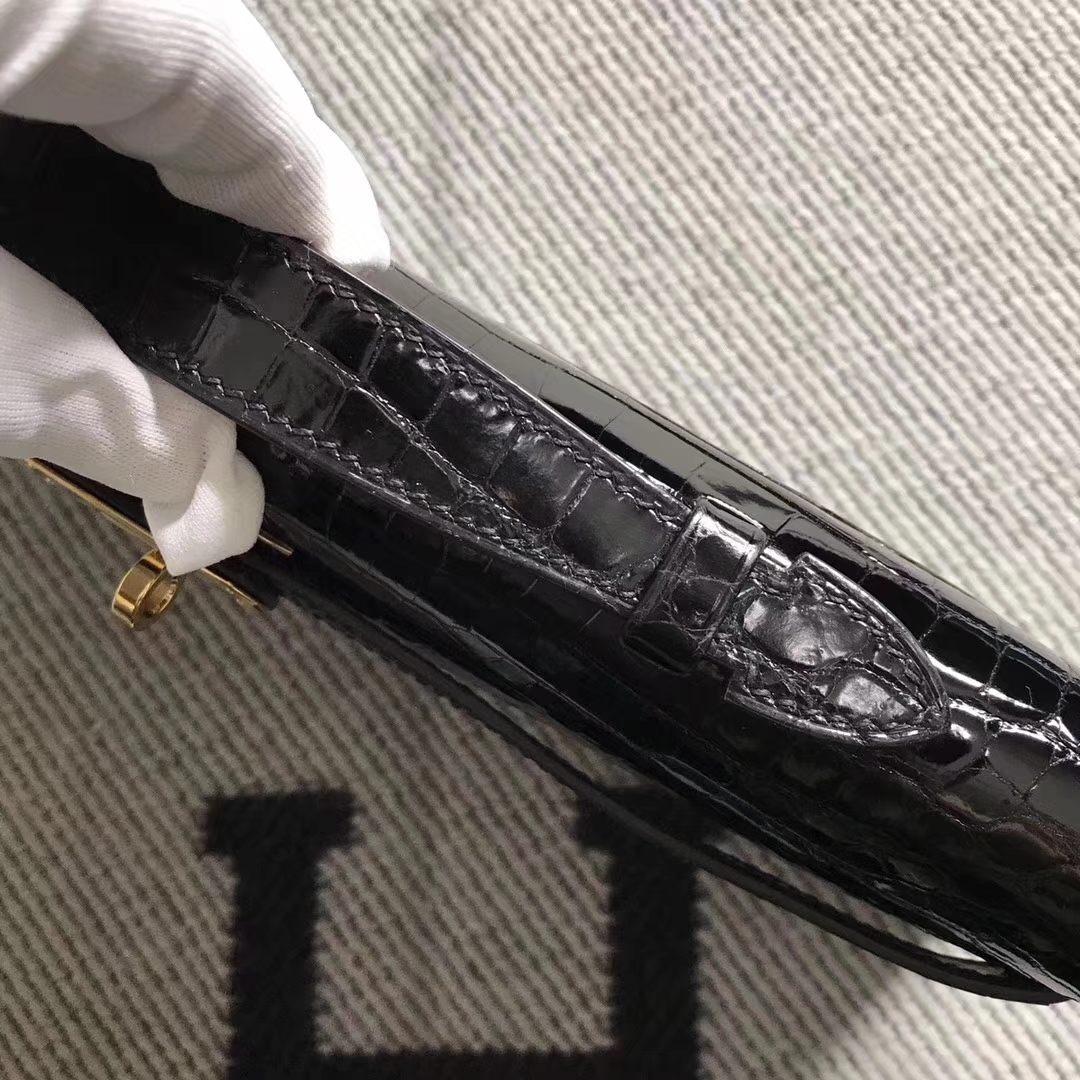 Elegant Hermes CK89 Black Shiny Crocodile Leather Kelly Cut Clutch Bag